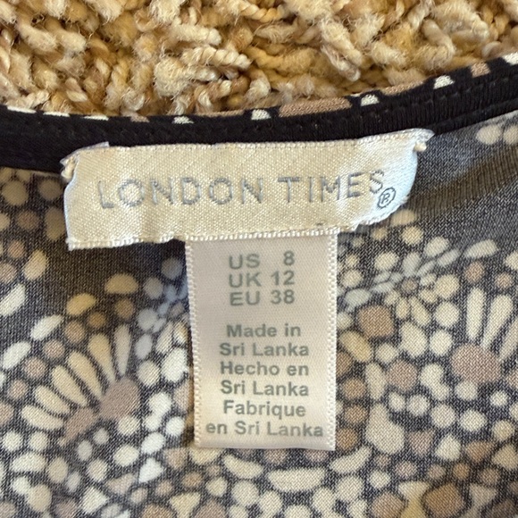 😎Bundle London Times Floral Patterned Dresses💃🏻 - Picture 9 of 10